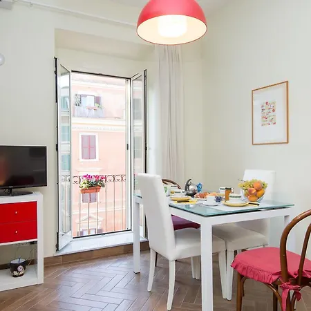 Regina's House - St Peter Holiday home Rome