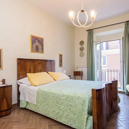 Regina's House - St Peter Rome